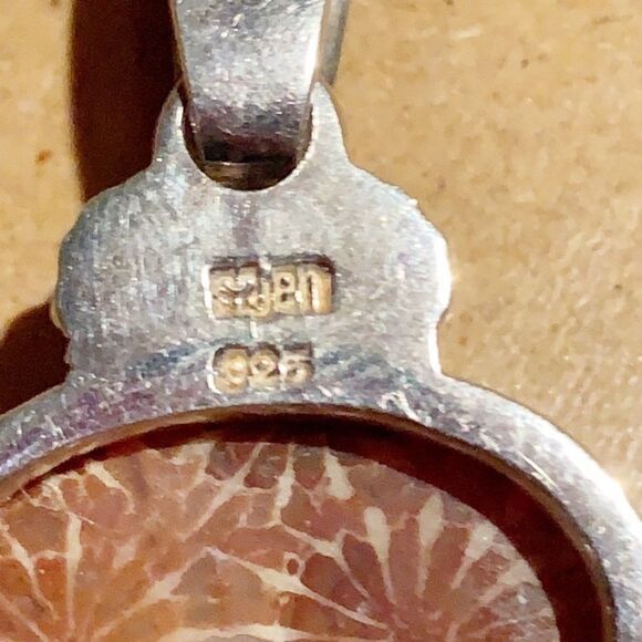 LARGE Sajen Offerings sandstone druzy pendant - Picture 4 of 4